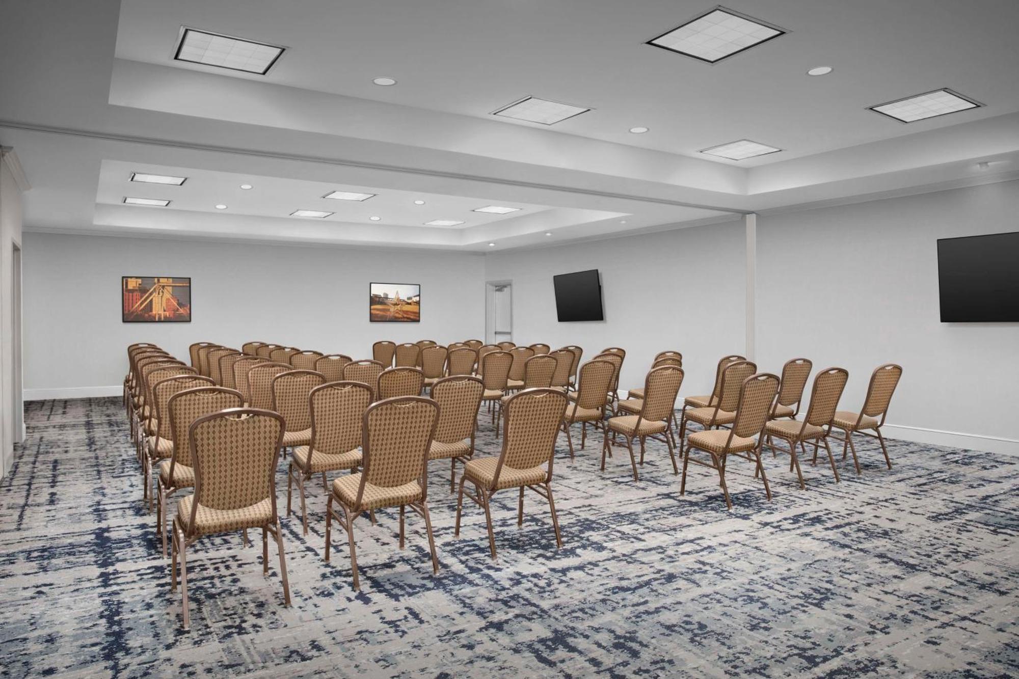 Homewood By Hilton Irving-dfw Airport Hotel 3*